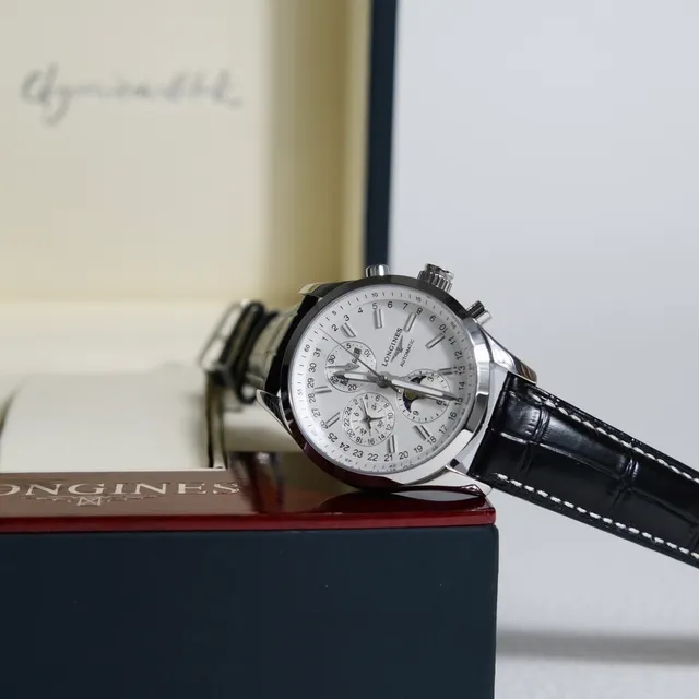Longines Master Collection Chronograph सफेद डायल काला एलिगेटर पट्टा यांत्रिक घड़ी 3