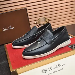 Loro Piana कालो सादा चामड़ा टासेल स्ट्रैप लोफर