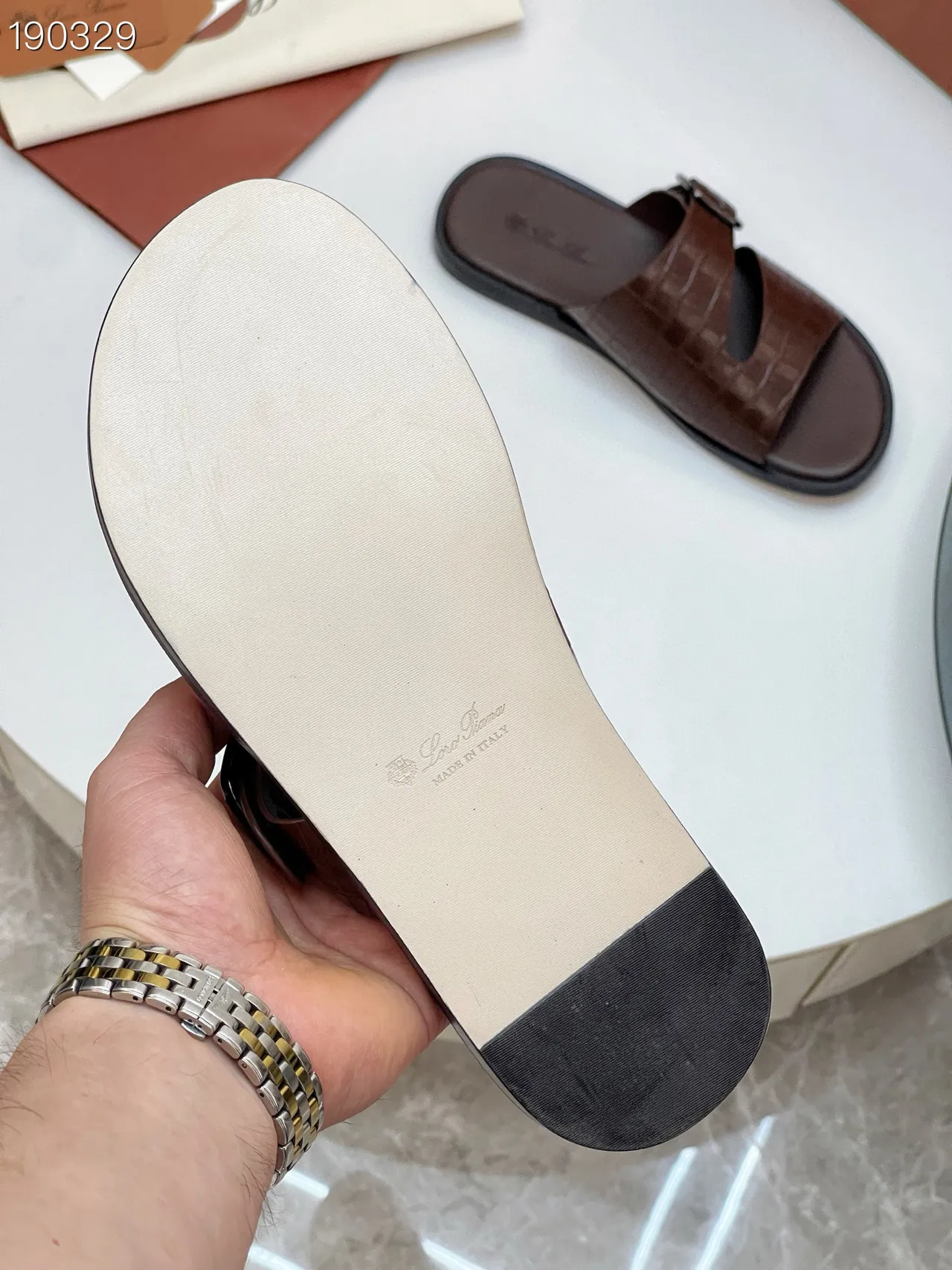 Loro Piana 鳄鱼压花双带扣休闲凉鞋 2