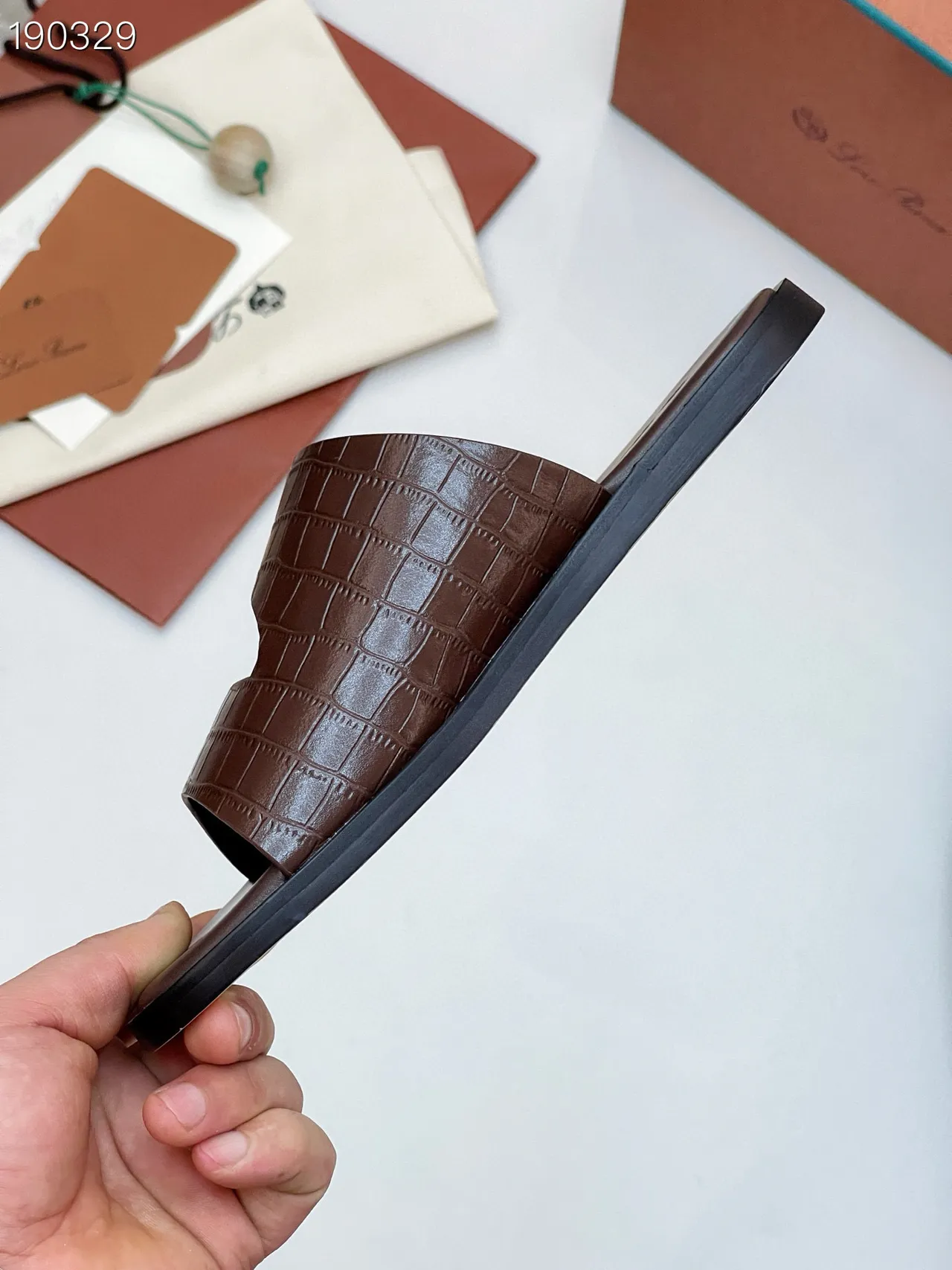Loro Piana 鳄鱼压花双带扣休闲凉鞋 4