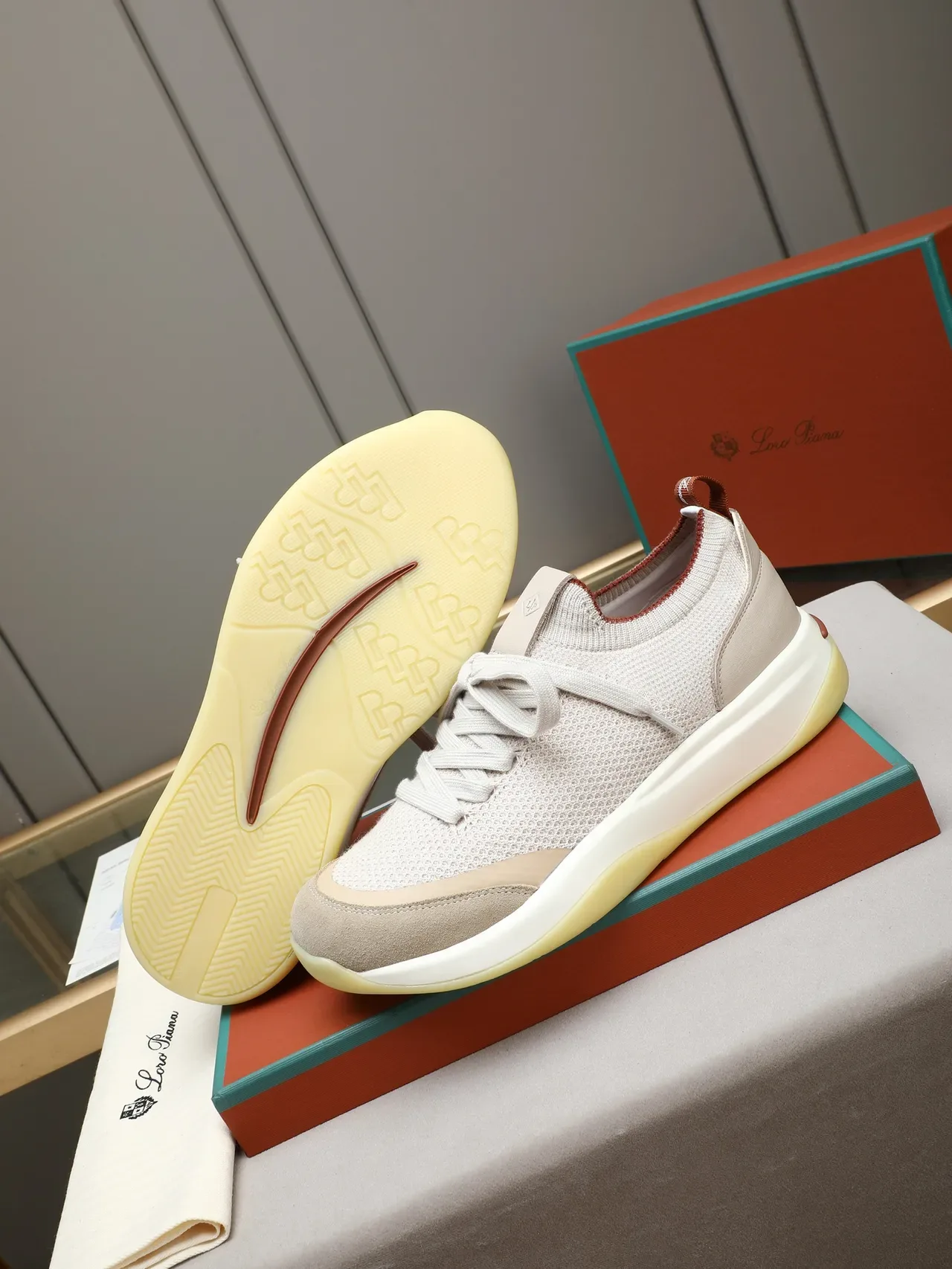 Loro Piana Sneaker lifestyle en tricot et daim 4