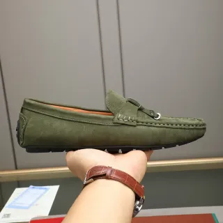 Loro Piana অলিভ গ্রিন সুয়েড বাইট লোফার