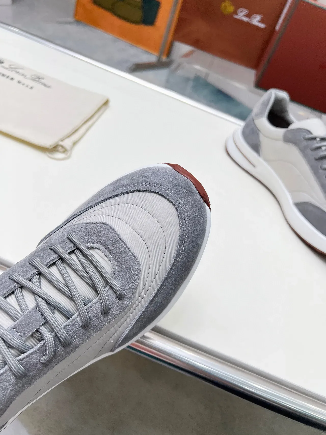Loro Piana Summer Walk رمادي أبيض علوية جلد مخمل ونسيج تونالي حظر اللون أحذية نمط حياة 4