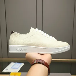 Louis Vuitton Zapatillas Lifestyle Beige Marrón Cuero Texturizado Embossado Monograma Suela Media