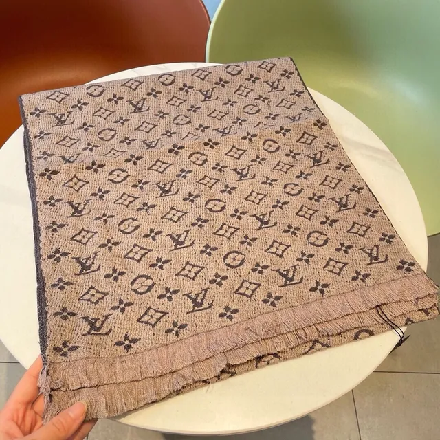 Louis Vuitton وشاح كشمير بيجي رمادي مونوغرام جاكارد محبوك حواف فرنجية 4