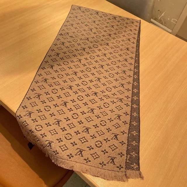 Louis Vuitton وشاح كشمير بيجي رمادي مونوغرام جاكارد محبوك حواف فرنجية 6