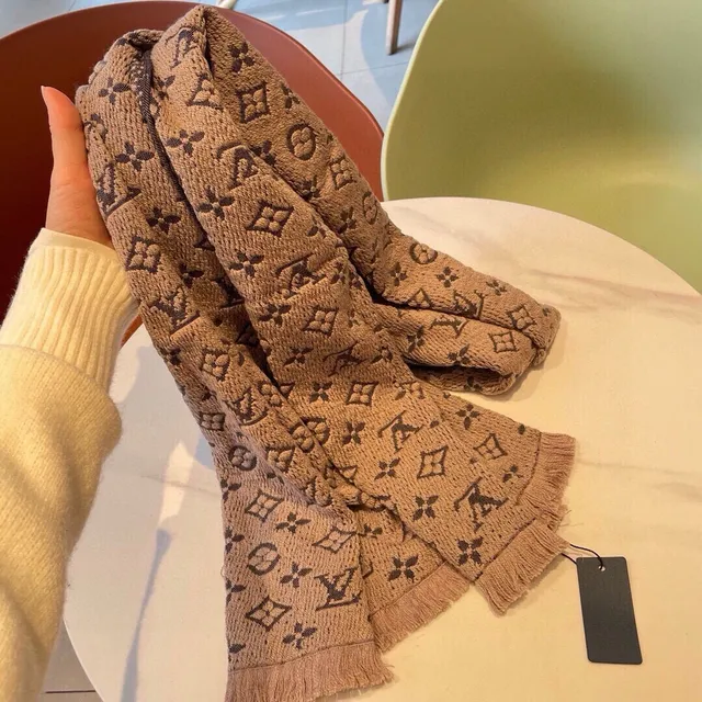 Louis Vuitton وشاح كشمير بيجي رمادي مونوغرام جاكارد محبوك حواف فرنجية 8