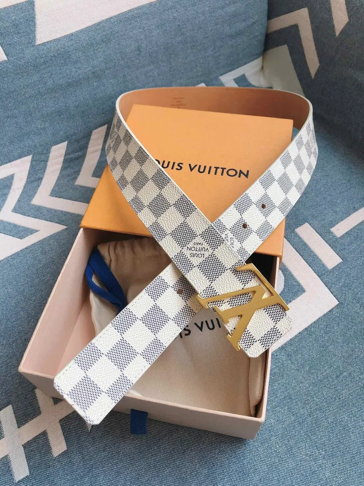 Louis Vuitton Cinto de couro Damier Azur Beige Navy Canvas fivela LV em dourado 2