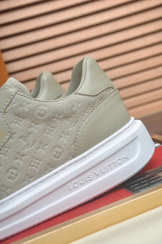 Louis Vuitton Tênis Lifestyle Bege Branco Monogramado Solado Plataforma Grossa 2