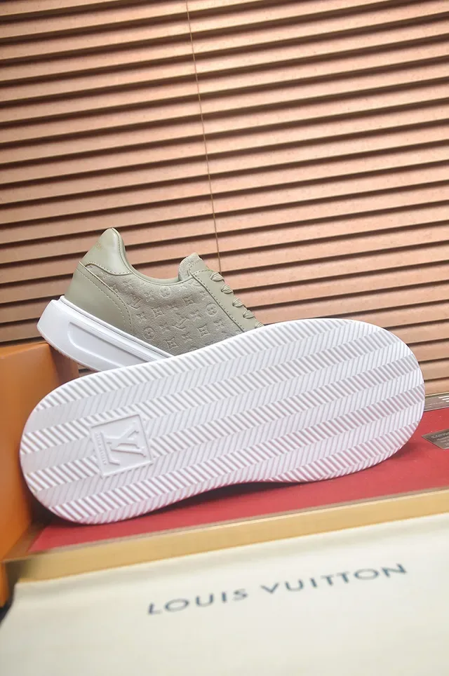 Louis Vuitton Tênis Lifestyle Bege Branco Monogramado Solado Plataforma Grossa 3