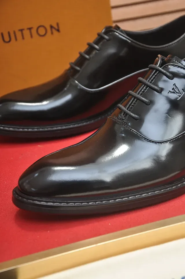 Louis Vuitton Chaussures Oxford Noires Brillantes à Bout Cap-Toe 2