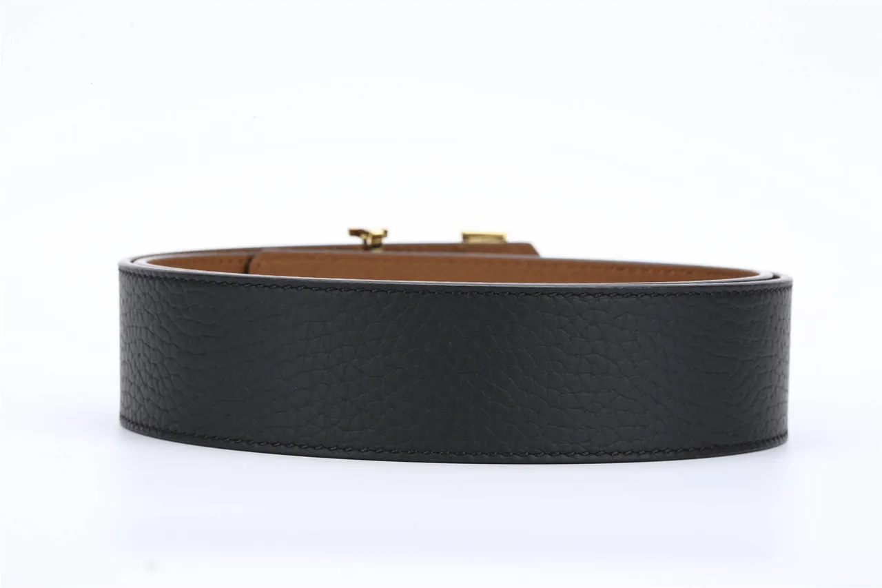 Louis Vuitton Cinto de couro preto com fivela dourada e monograma granulado 4
