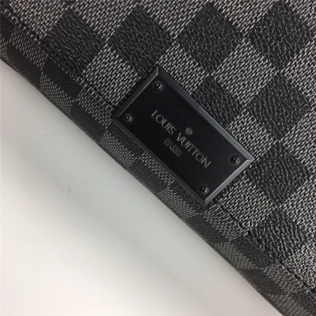 路易威登黑色灰色Damier Graphite Canvas可调节织带信使包 13