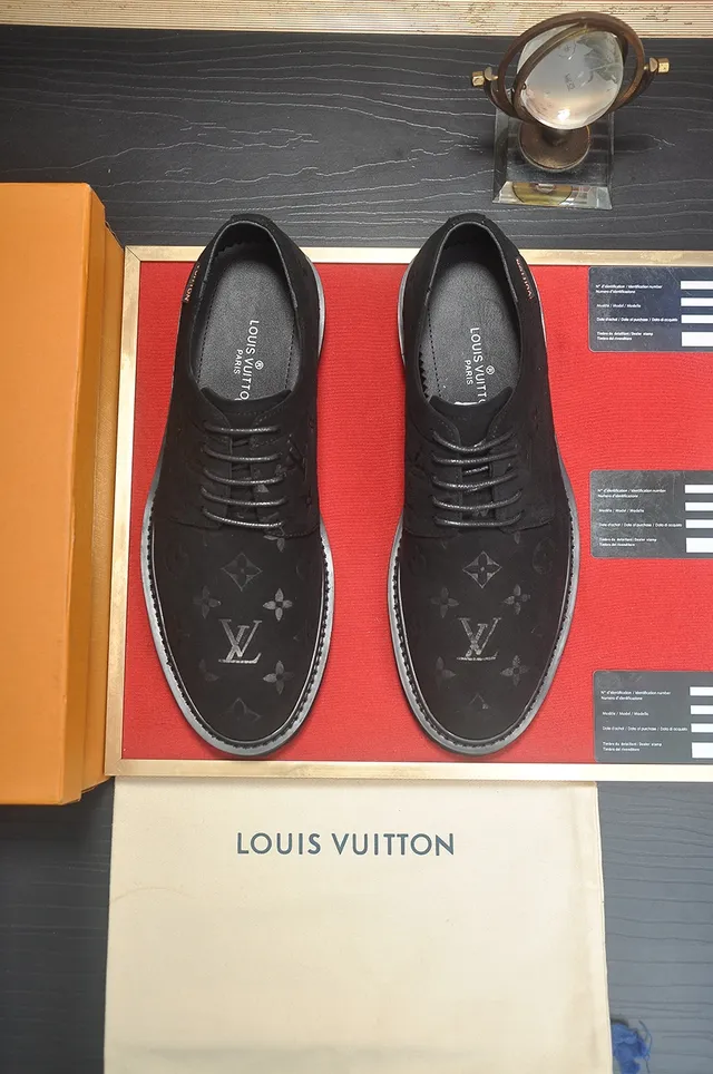 Louis Vuitton Sapatos Derby de Camurça Preto com Solado Grosso e Lug Sole 5