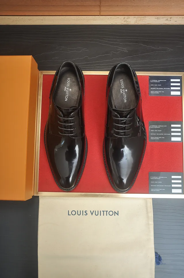 Louis Vuitton 黑色漆皮圆头牛津鞋 5