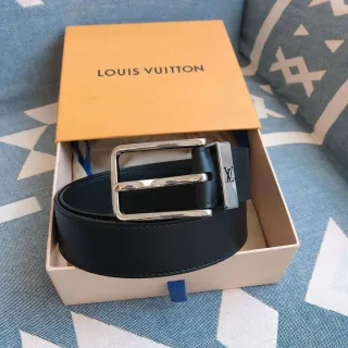 Louis Vuitton 黑色银色抛光长方形扣头 LV 单色压花 侧板 皮革腰带