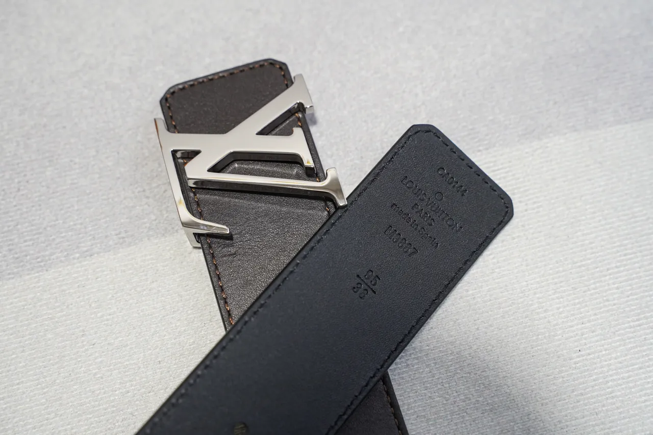 Louis Vuitton Black Silver Smooth Polished LV Buckle Leather Belt 4