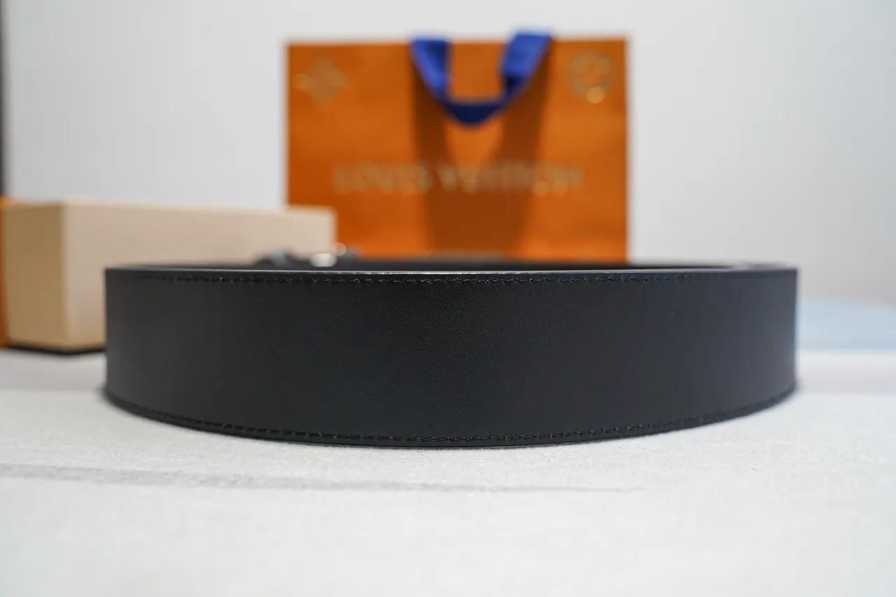 Louis Vuitton Black Silver Smooth Polished LV Buckle Leather Belt 7