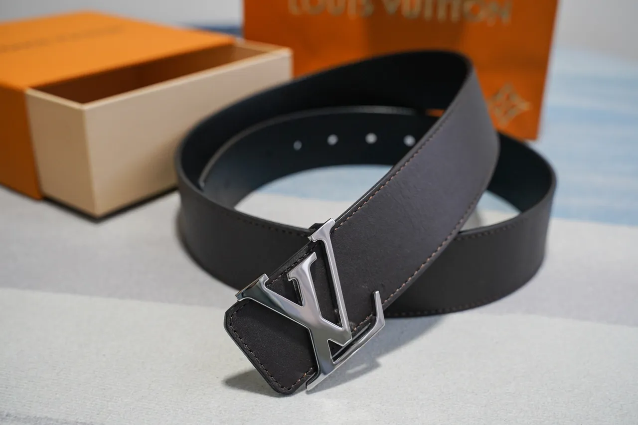 Louis Vuitton Black Silver Smooth Polished LV Buckle Leather Belt 9
