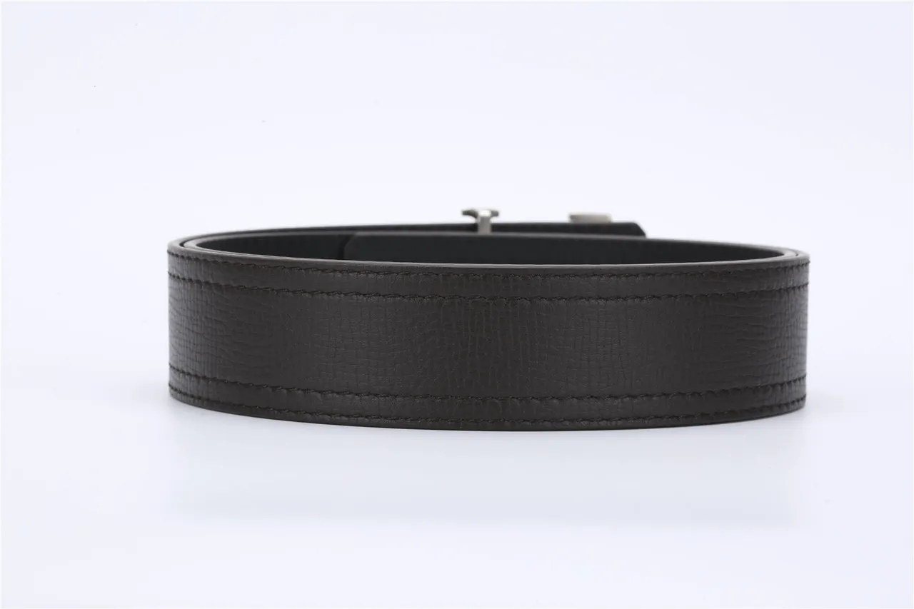 Louis Vuitton Noir Argent Grain texturé Entrelacé LV Monogramme Boucle Ceinture en cuir 2