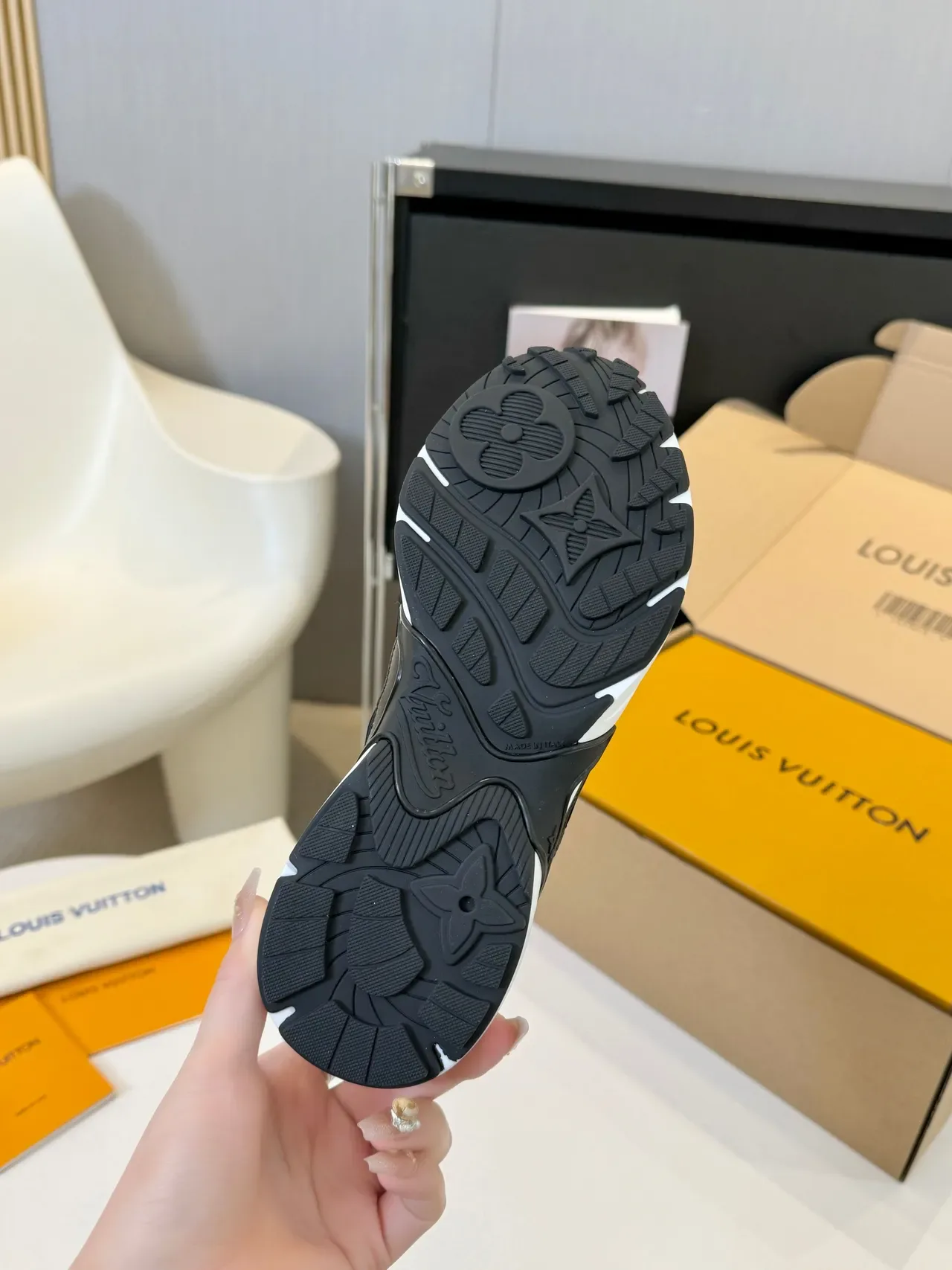 Louis Vuitton Sneakers Chunky Negro y Blanco Construcción de Múltiples Paneles Monogram Lona Acentos 5