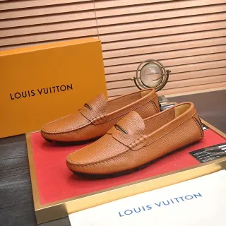 Louis Vuitton বাদামি বেইজ পাথরযুক্ত চামড়ার পেনি স্ট্র্যাপ লোফার