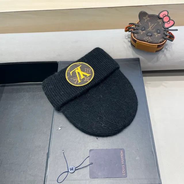 路易威登刺绣花押黑色针织贝尼帽 9