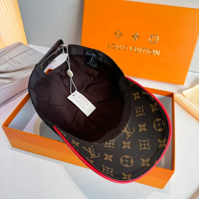 Louis Vuitton Gorra de béisbol de lona con monograma bordada con logo de script 5