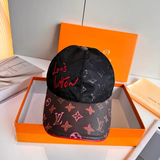 Louis Vuitton Gorra de béisbol de lona con monograma bordada con logo de script 9