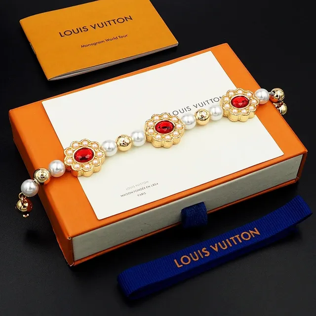 Louis Vuitton Motif Floral Pierre Rouge et Perle Bracelet 4