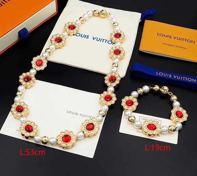 Louis Vuitton Motif Floral Pierre Rouge et Perle Bracelet 5
