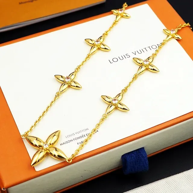Louis Vuitton Fleur Or Rose Chaîne Motifs à Quatre Pétales Collier 4