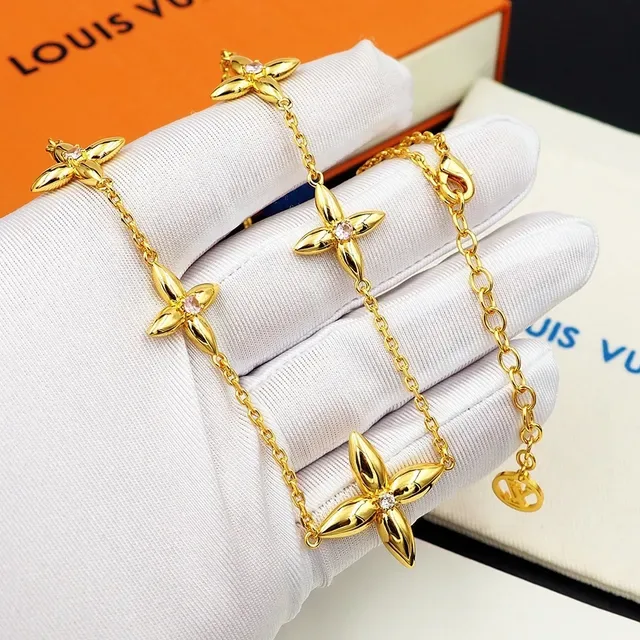 Louis Vuitton Fleur Or Rose Chaîne Motifs à Quatre Pétales Collier 8