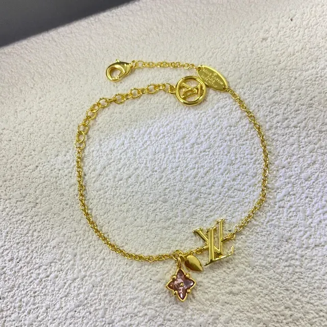 Colar Louis Vuitton Flor Monograma Ouro Prata Charm 4