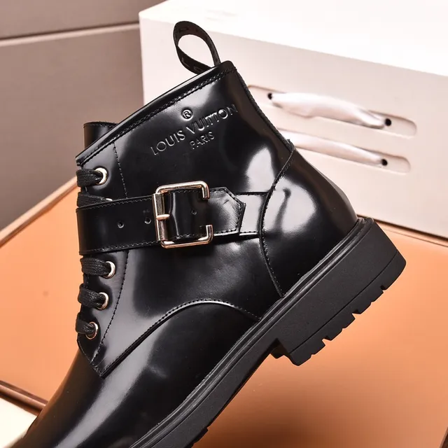 Louis Vuitton Botas de tobillo de charol negro con cordones y hebilla 2