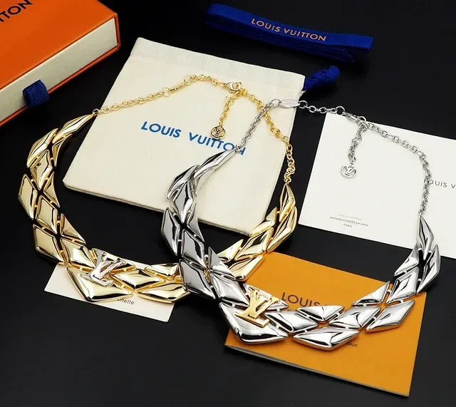 Louis Vuitton Gold Geometric Leaf-Link Choker Polished Metal Necklace 3