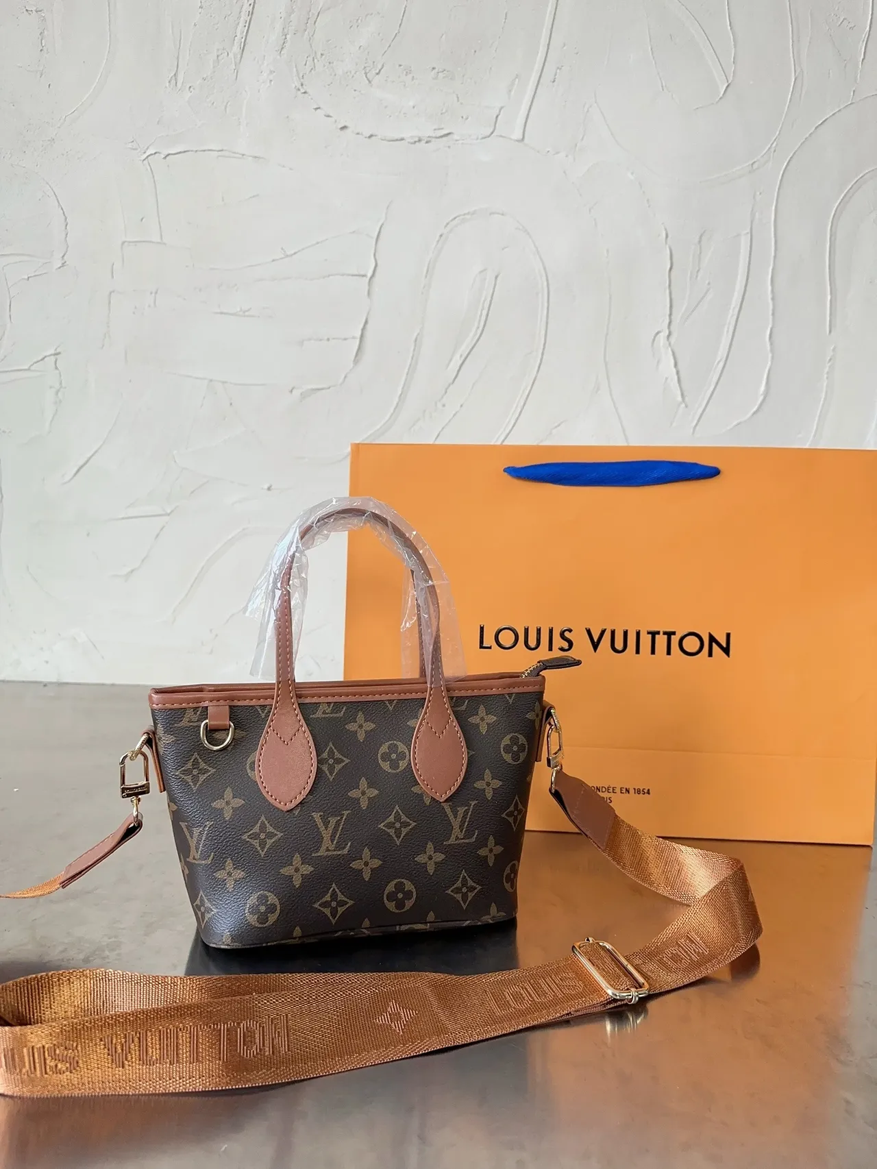 Louis Vuitton Hobo Marron Beige En Forme De Croissant Toile Monogrammée Sac Hobo 4