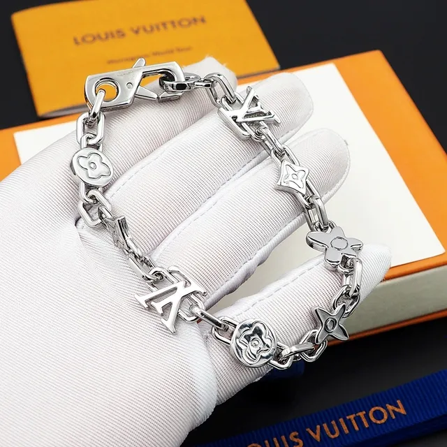 Louis Vuitton Iconic Chain Bracelet Pulseras de metal en tono plata y oro 2