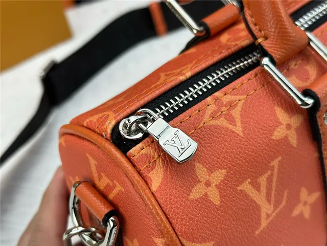Louis Vuitton Keepall Negro Naranja Monogram Canvas Silueta de Barril Bolso Boston 5