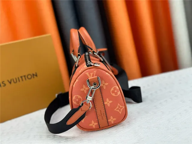 Louis Vuitton Keepall Negro Naranja Monogram Canvas Silueta de Barril Bolso Boston 8