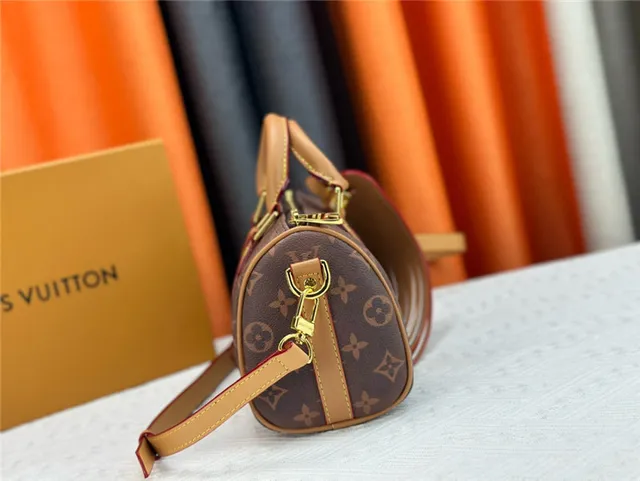 Louis Vuitton Keepall Negro Naranja Monogram Canvas Silueta de Barril Bolso Boston 17
