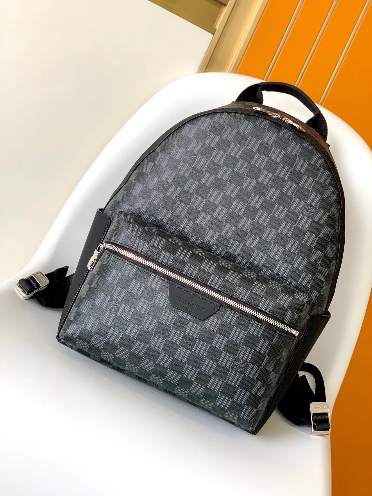 Louis Vuitton Keepall-Style Backpack Marron et Noir Monogram Canvas Sac à dos Casual 5