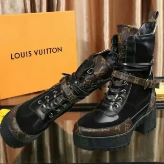 Louis Vuitton Le Cagole काले और मोनोग्राम कैनवास एंक्ल बूट्स