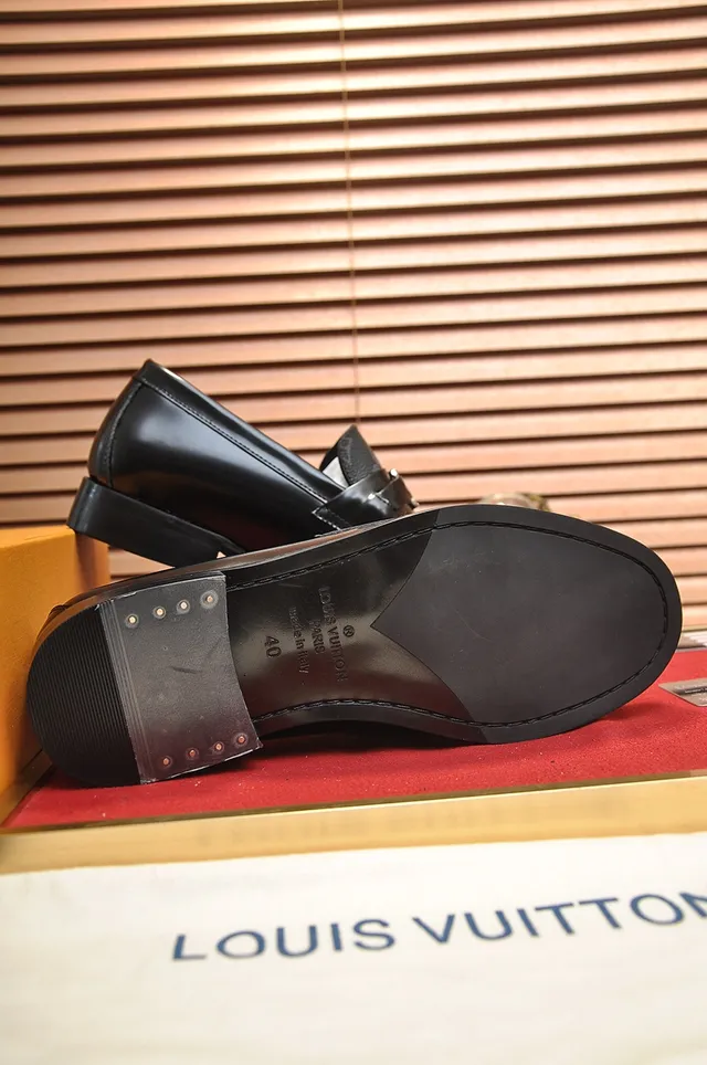 Louis Vuitton Loafer Preto Dourado Monograma Tela Vamp Polido Fivela LV Loafer 3