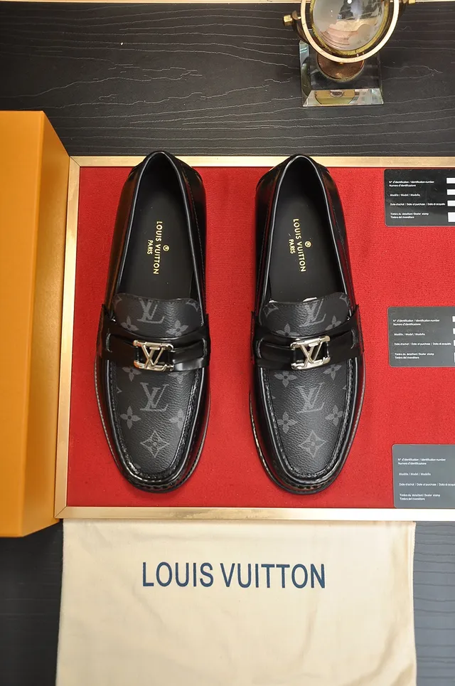 Louis Vuitton Loafer Preto Dourado Monograma Tela Vamp Polido Fivela LV Loafer 5