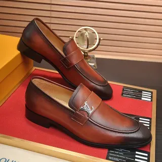 Louis Vuitton Mocasines Cuero Marrón LV Buckle