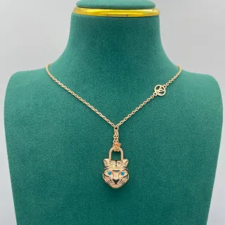 Colar com pendente de cadeado Louis Vuitton Lock Me Tiger dourado