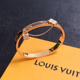 لويس فيتون Locky Bracelet ذهب وردي Monogram جلد قفل إبزيم زهرة سوار