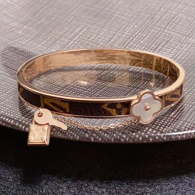 Louis Vuitton Locky Bracelet Or Rose Monogram Cuir Cadenas Fermoir Fleur Bracelet 5