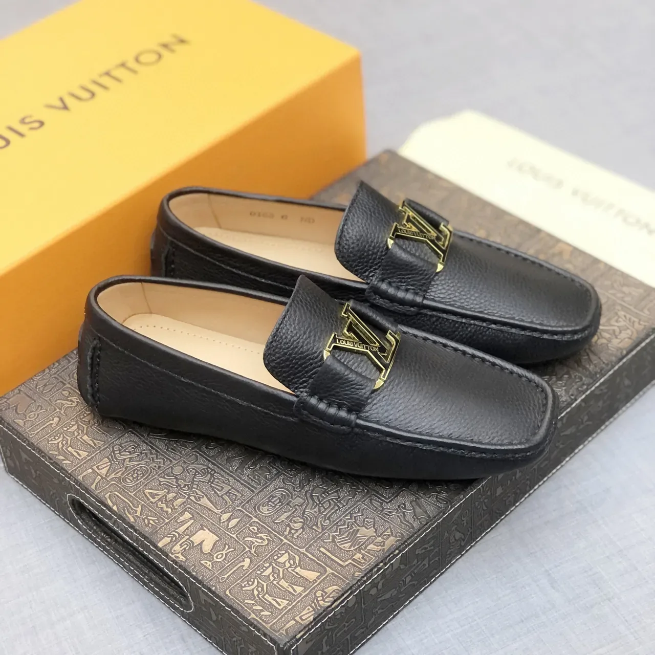Louis Vuitton LV Buckle Loafer Black Pebbled Leather Loafers 9